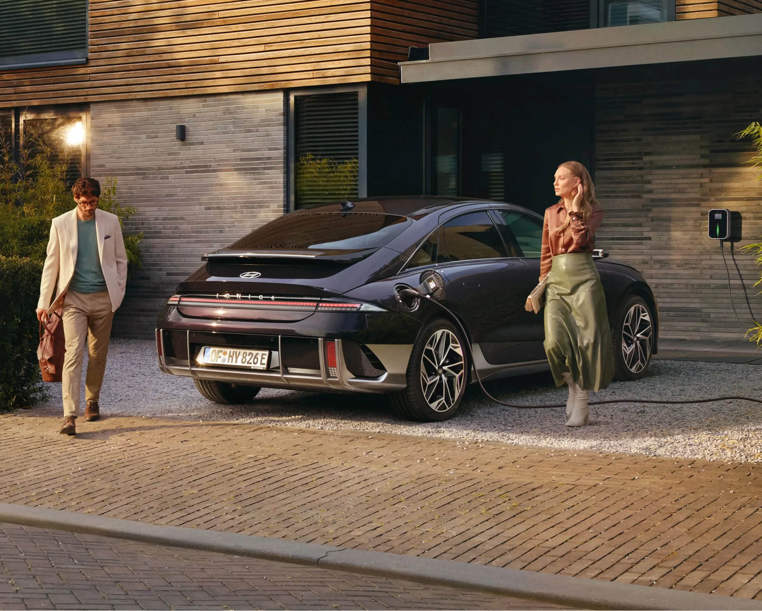 ioniq-6-exterior-hero-4-1_5x4